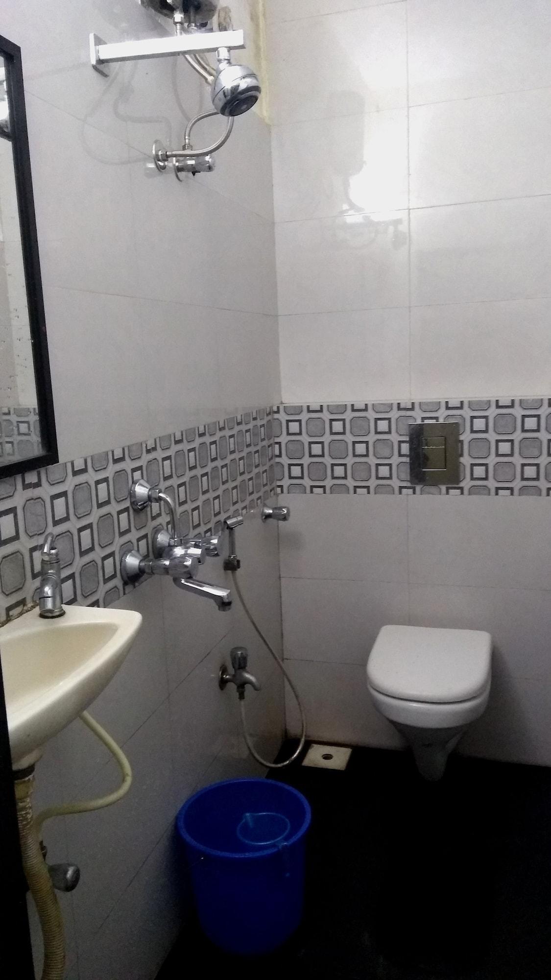 Super Oyo Hotel Dreamland Mumbai Luaran gambar