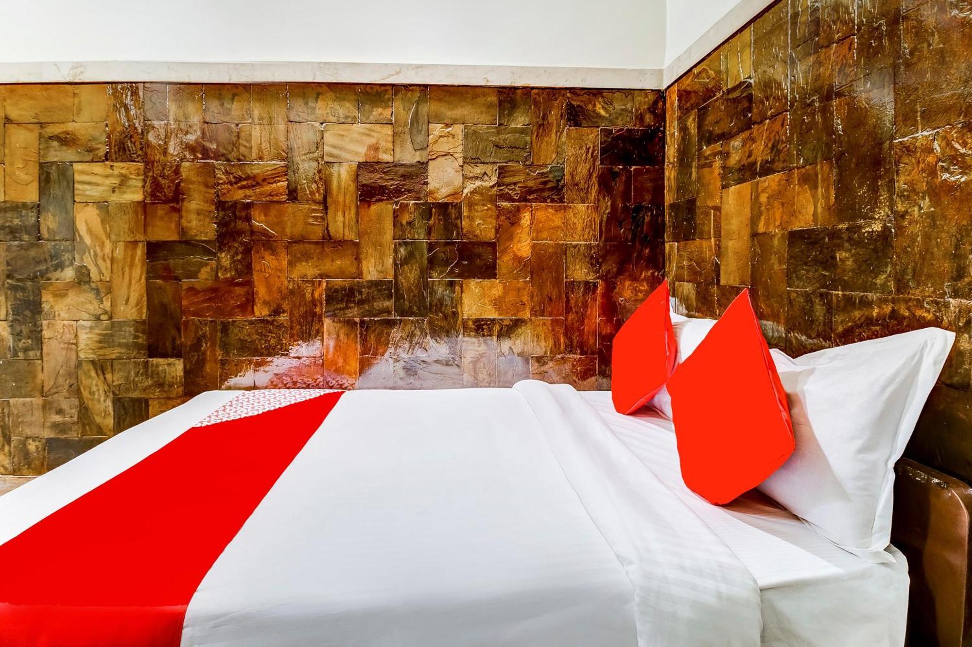Super Oyo Hotel Dreamland Mumbai Luaran gambar