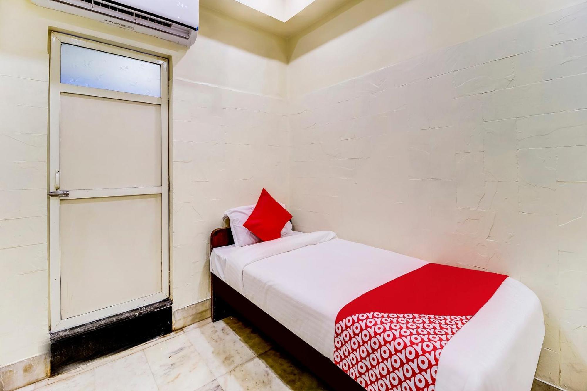 Super Oyo Hotel Dreamland Mumbai Luaran gambar