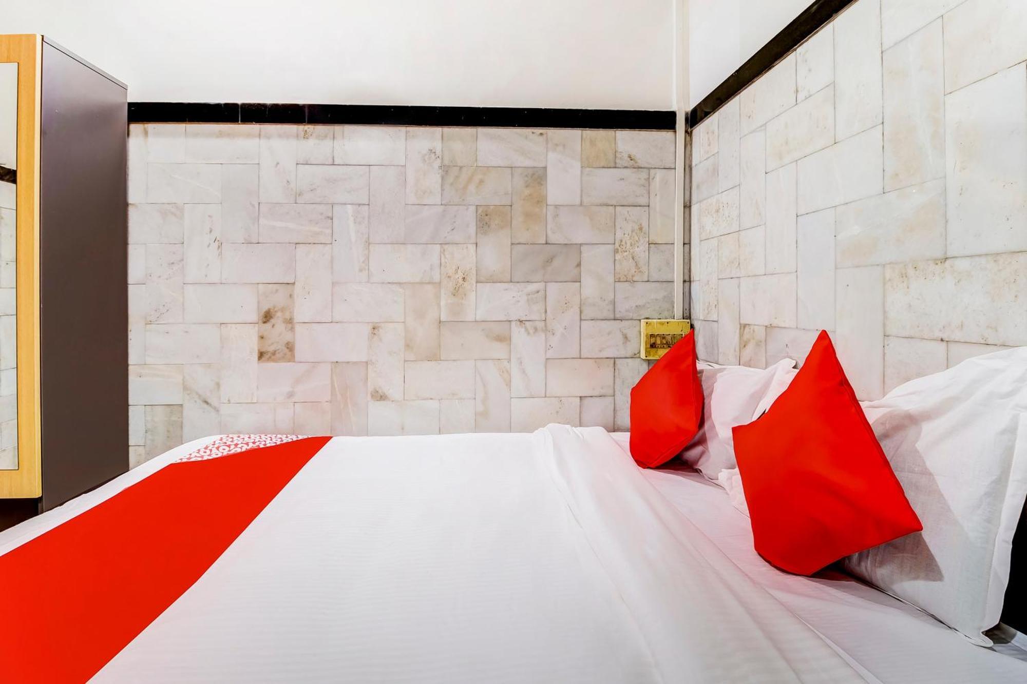 Super Oyo Hotel Dreamland Mumbai Luaran gambar